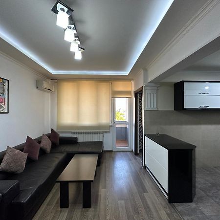 Yeznik Koghbatsi - Amiryan Crossroads 1 Bedroom Comfy Apartment With Balcony Ko100 Erévan Extérieur photo